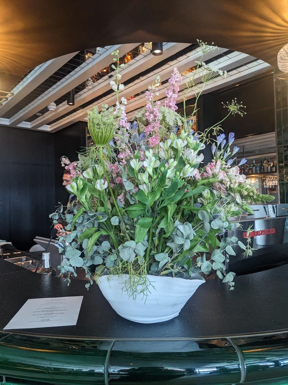 Small vase Brasserie Constance 1.jpg