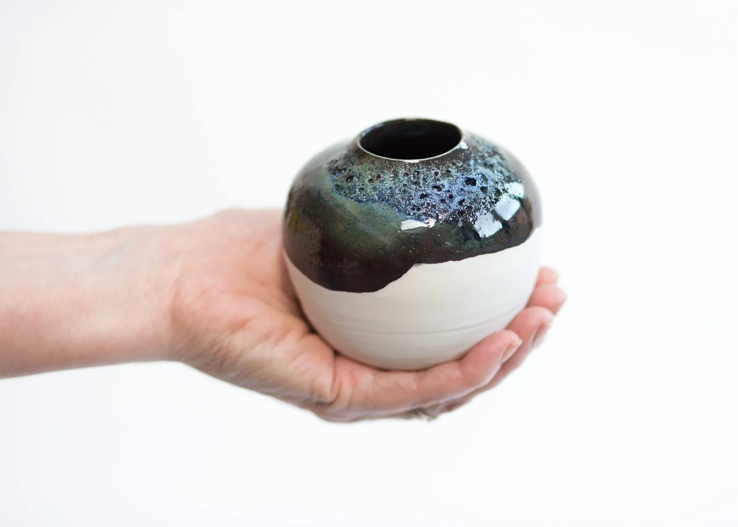 NEW Small textured moon jar Cullernose collection