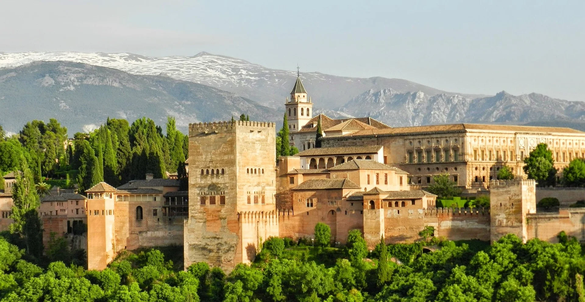 alhambra-967024_1920.jpg