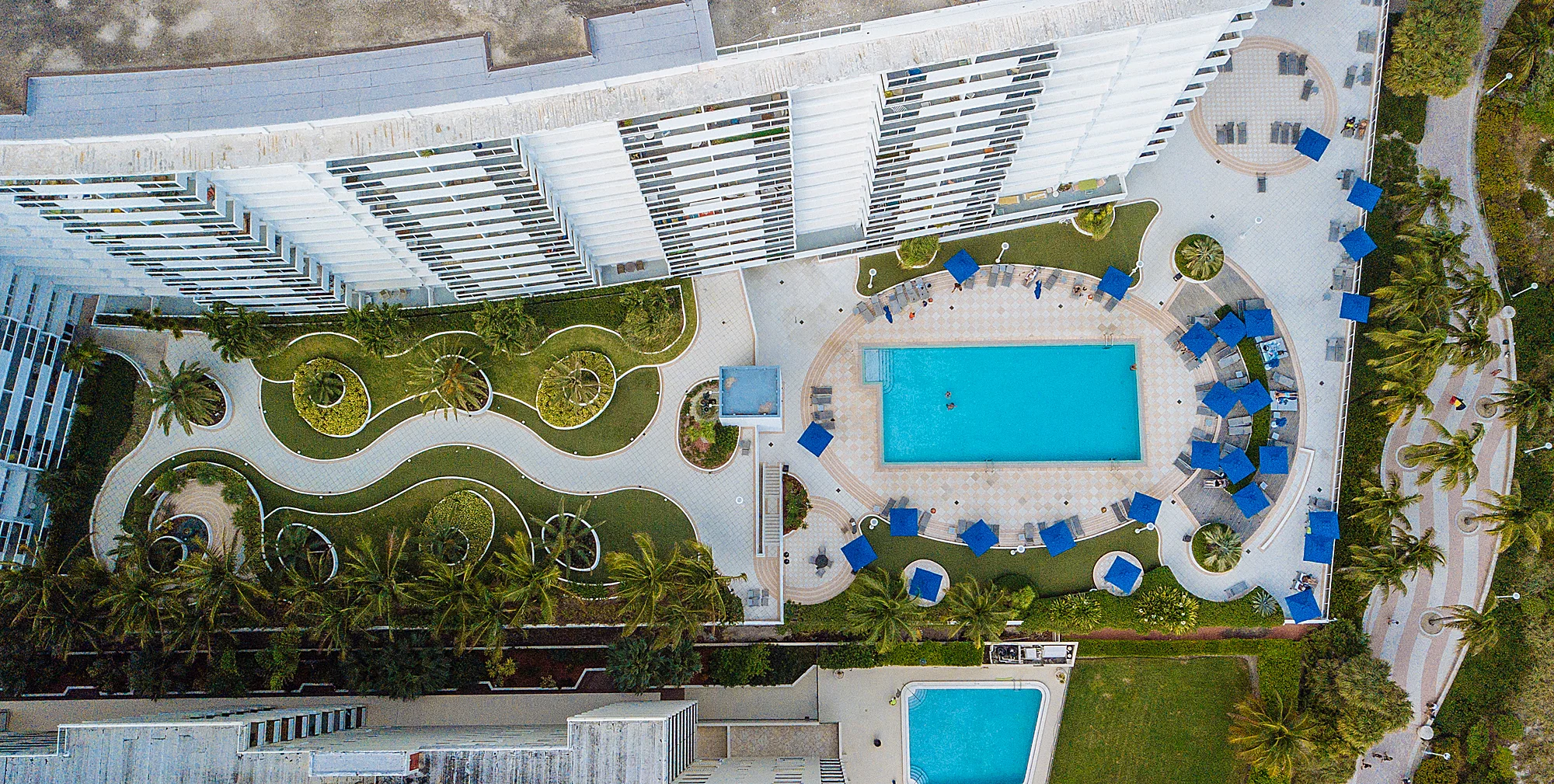 deco_pool_drone.jpg