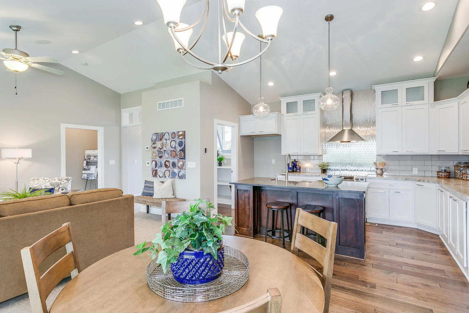 4316 N Ridge Port St Wichita-large-009-20-Dining RoomKitchen-1500x1000-72dpi.jpg