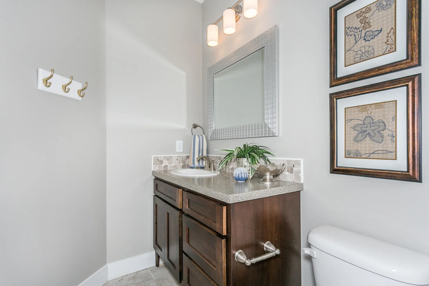 4316 N Ridge Port St Wichita-large-020-25-Bathroom-1500x1000-72dpi.jpg