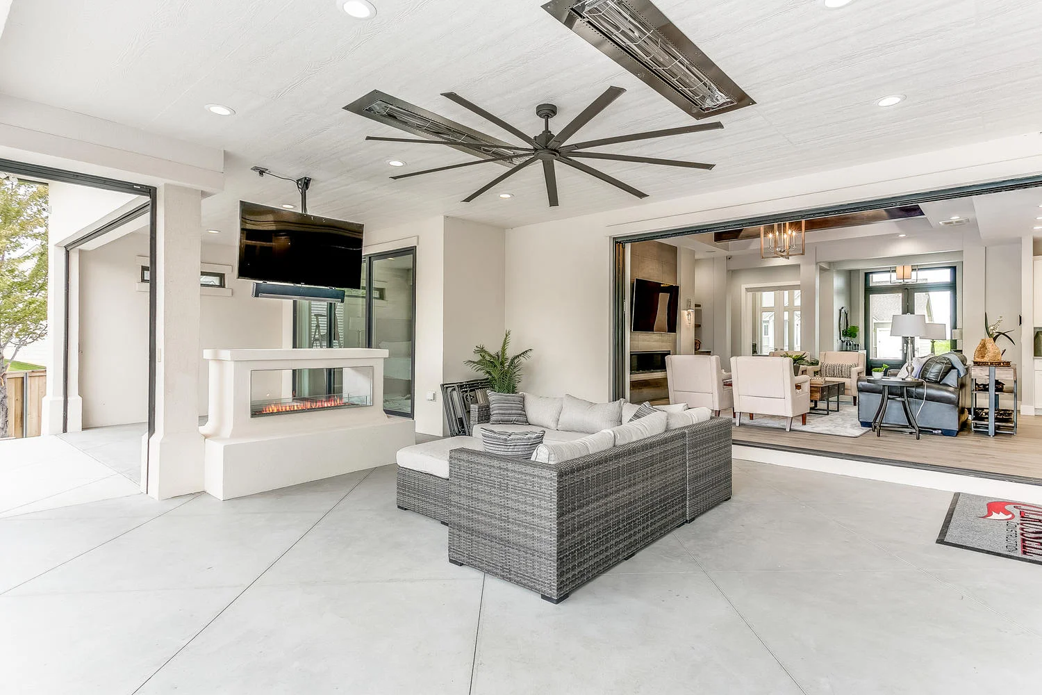 2916 N Gulf Breeze Wichita KS-large-015-1-Outdoor Living Area-1500x1000-72dpi.jpg
