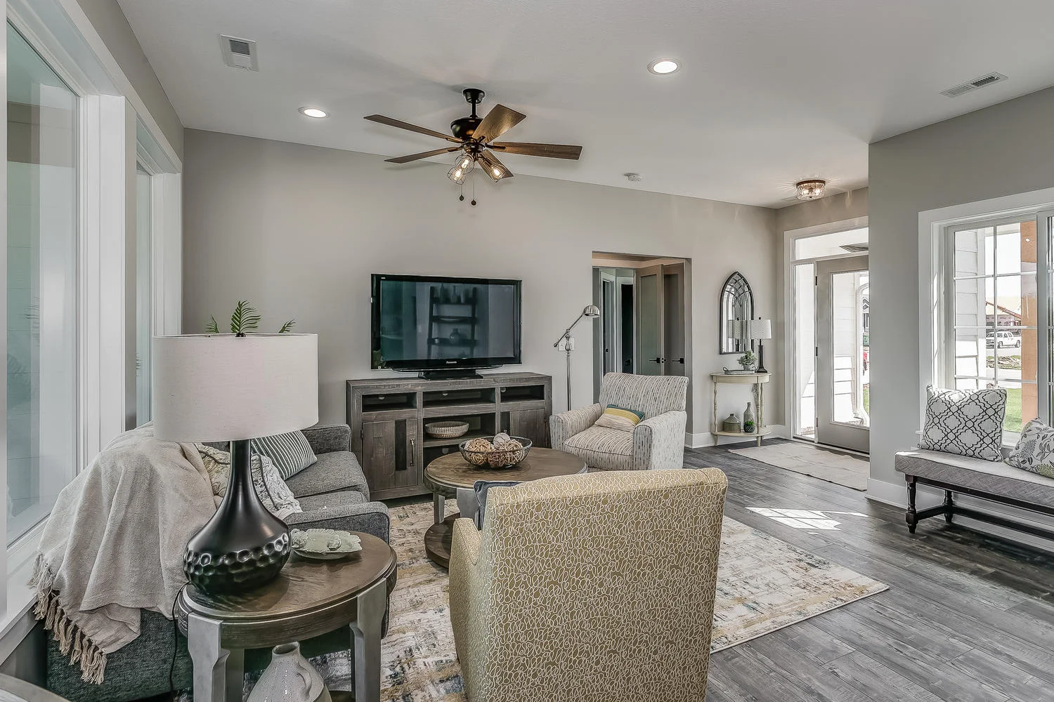 8207 E 33rd Ct S Wichita KS-large-006-2-Living Room-1500x1000-72dpi.jpg