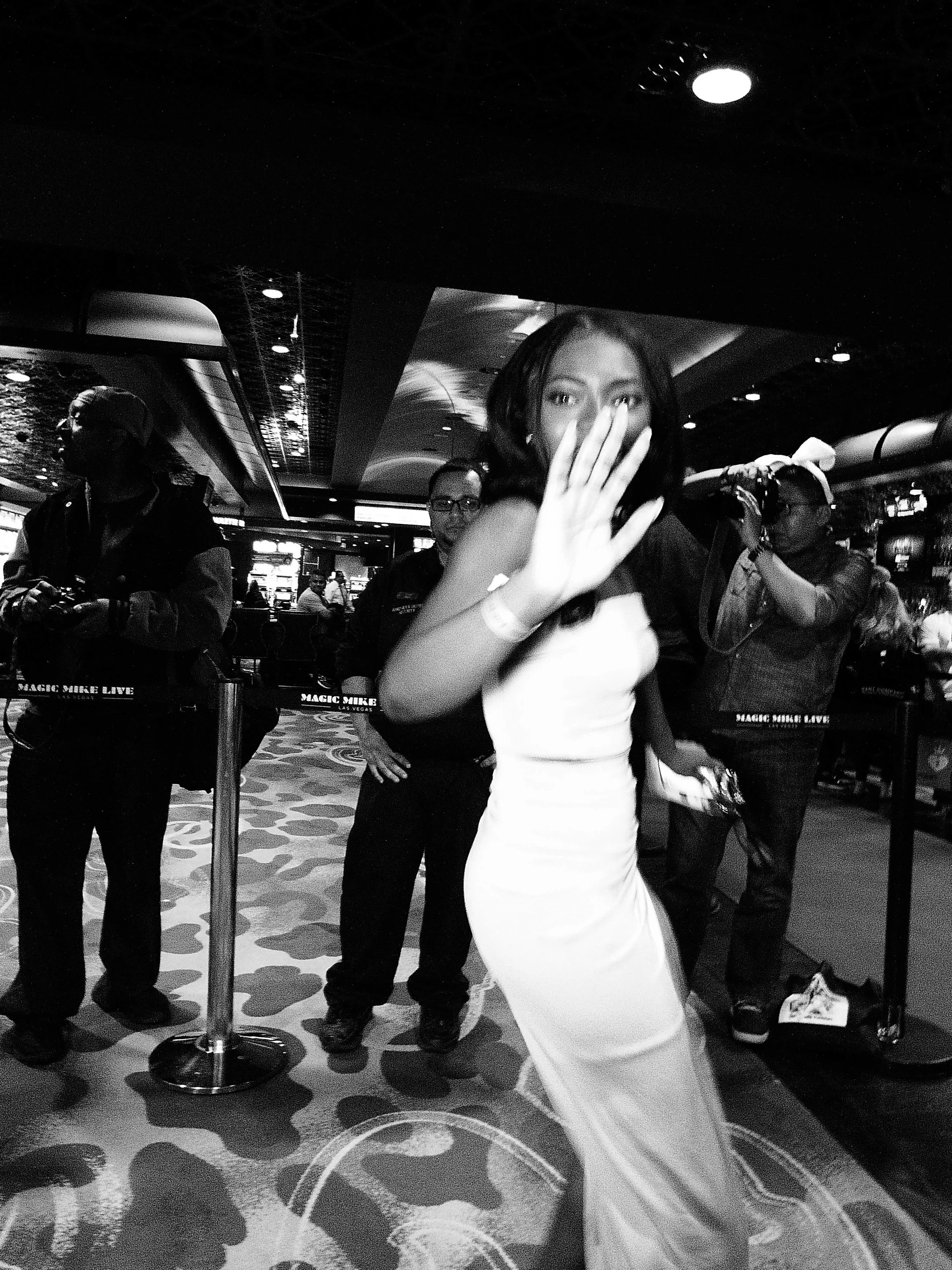AVNSURFACEBW1125.jpg