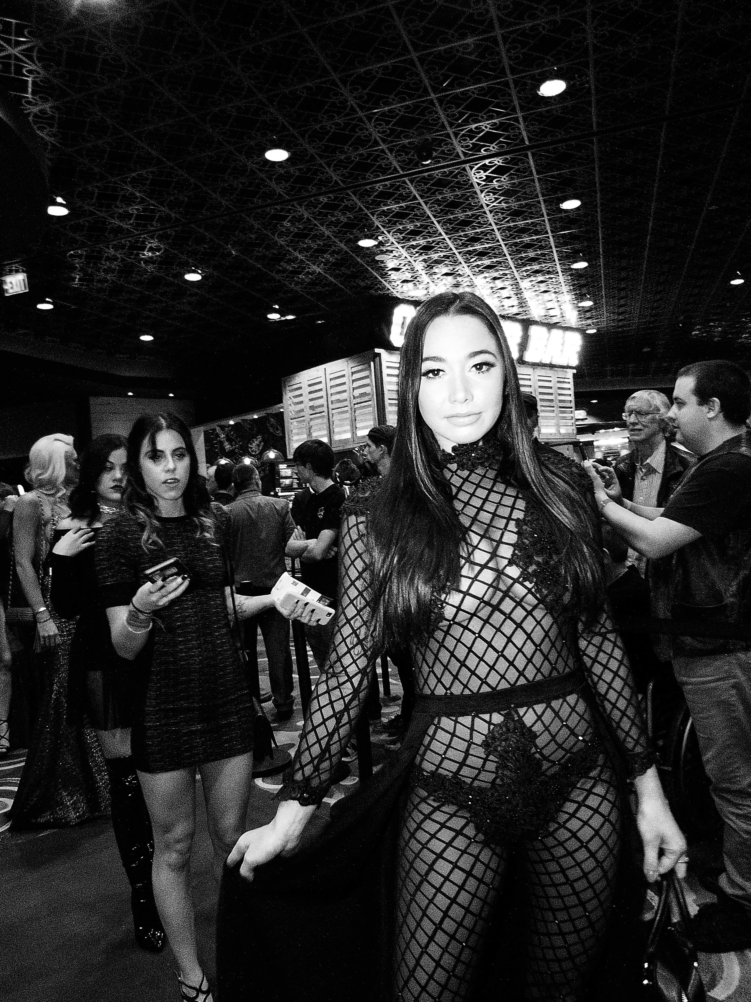 AVNSURFACEBW1161.jpg