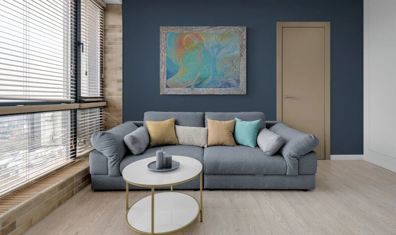 Apartment_living_room_with_city_views.jpg