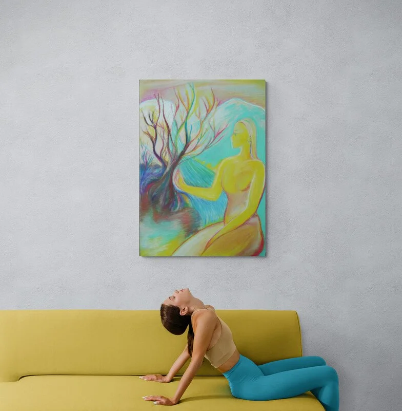 Young_woman_laying_on_sofa.jpg