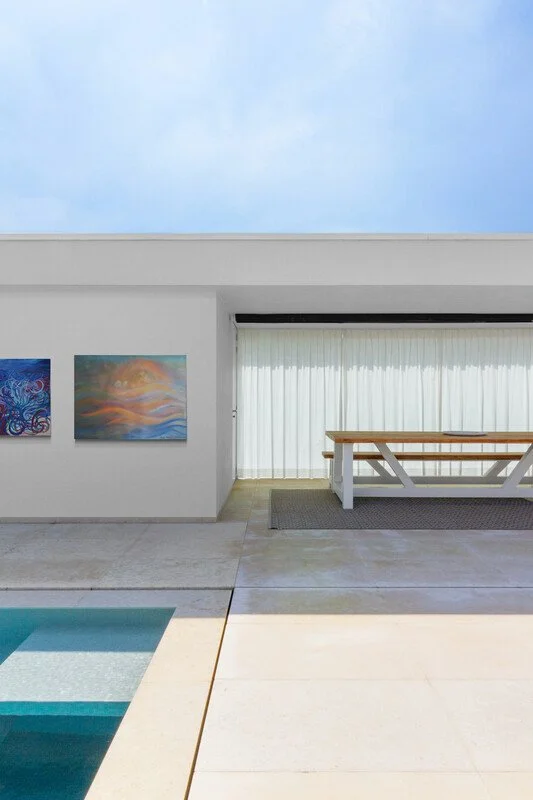 Luxury_outdoor_pool_area.jpg