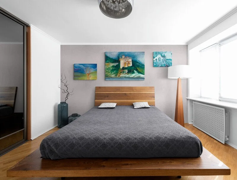 Modern_Japanese_style_bedroom.jpg