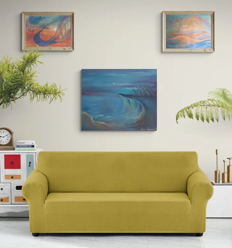 Eclectic_living_room_with_tropical_plants.jpg