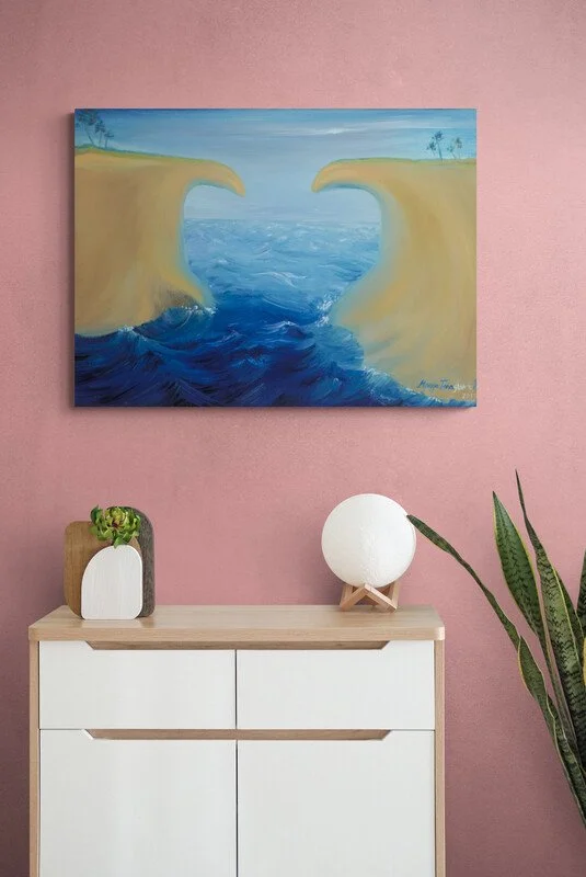 Cabinet_with_round_lamp.jpg