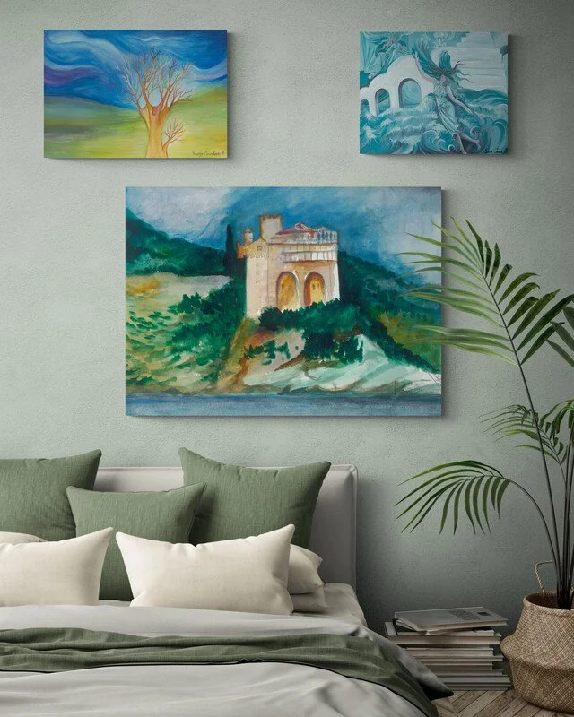 Bedroom_with_large_tropical_plant.jpg