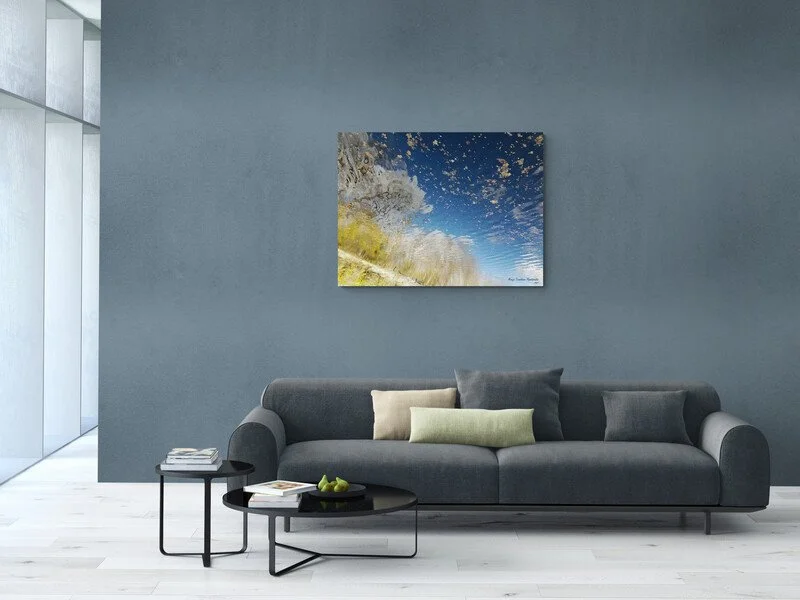 Modern_apartment_living_room.jpg