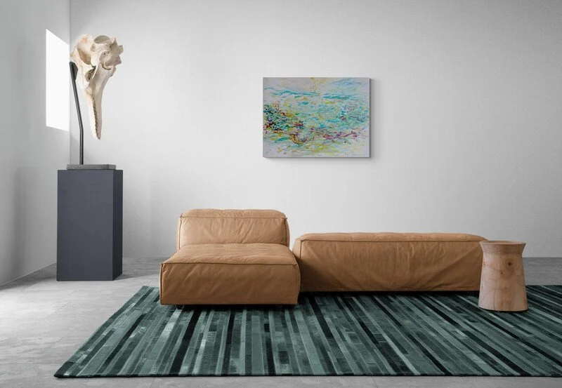 Modern_spacious_living_room.jpg