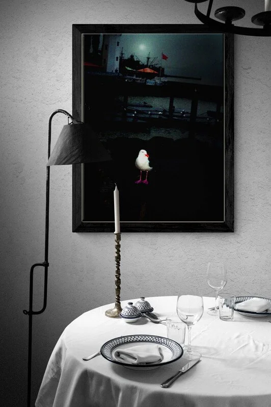 Traditional_dining_room_setting.jpg
