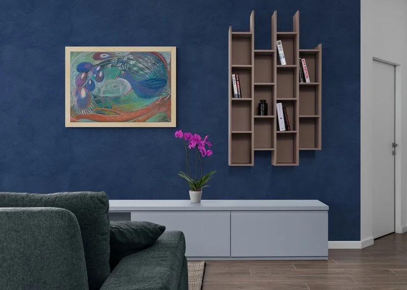 Living_room_with_vertical_wall_shelf.jpg
