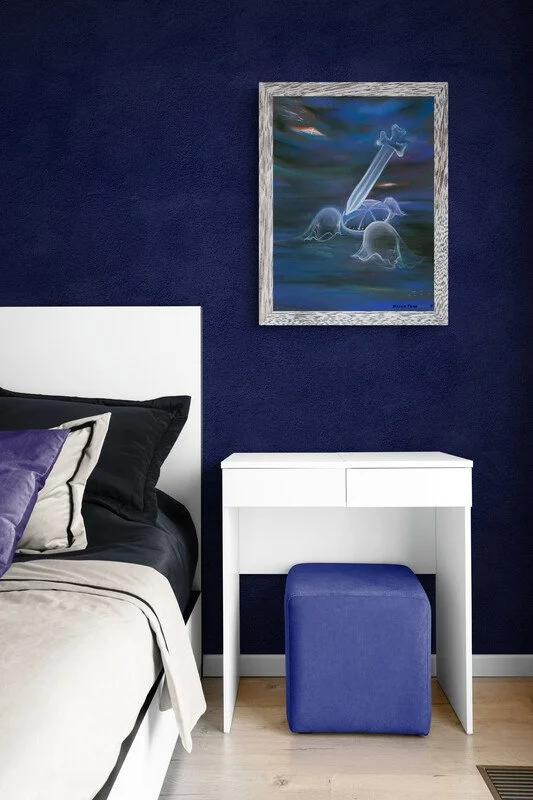 Modern_bedroom_with_desk_and_cube_stool.jpg