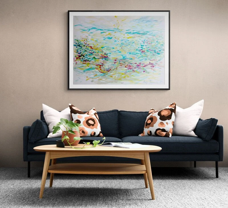 Comfy_living_room_with_sofa_and_coffee_table(2).jpg