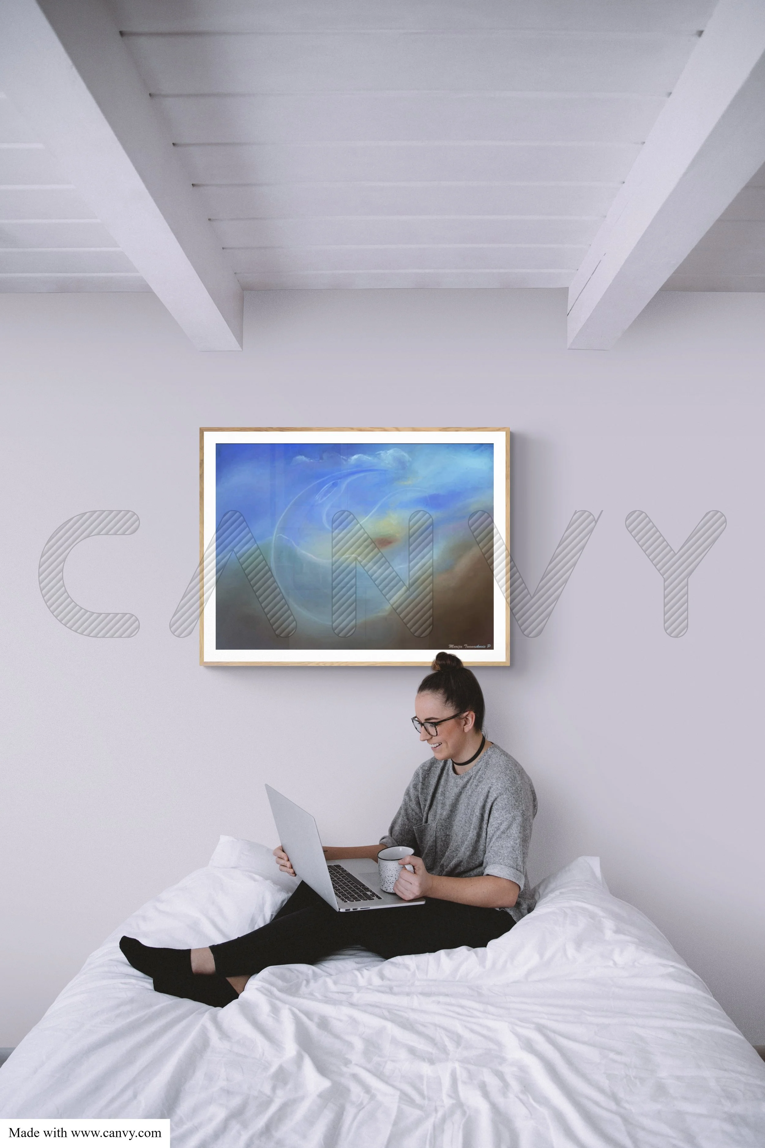 Relaxing_with_laptop_on_bed-1.jpg