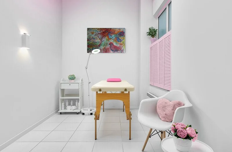 Beauty_clinic_with_adjustable_ambient_lighting.jpg