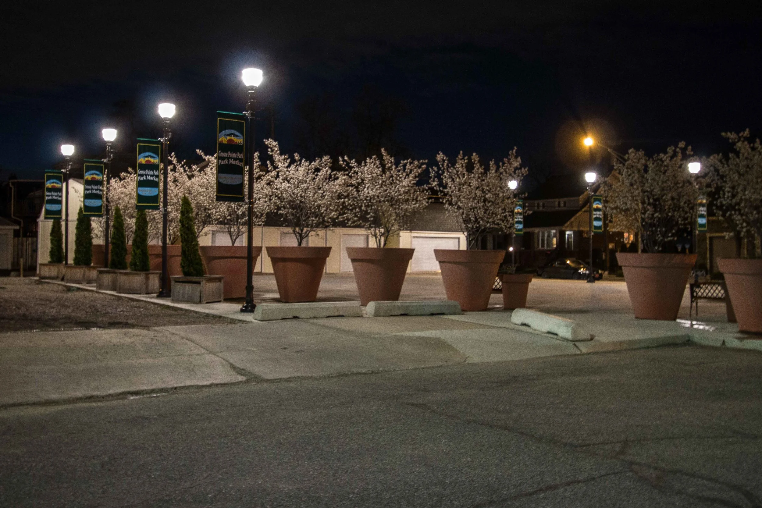  Detroit side of Kercheval at night 