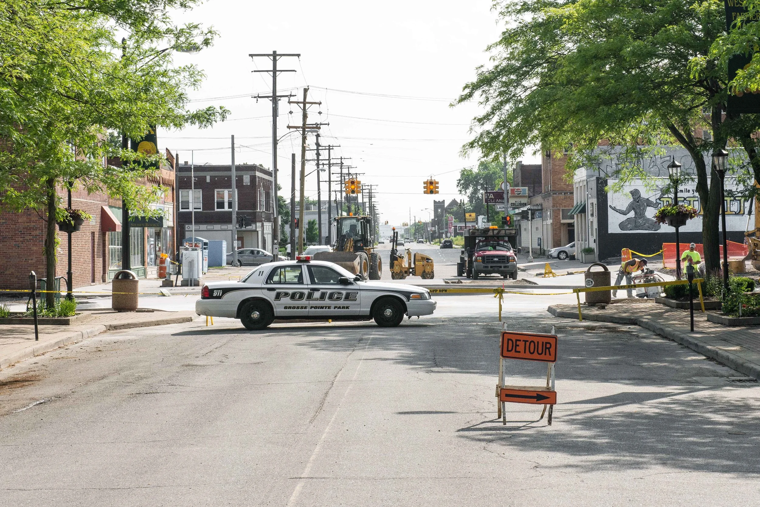  Beginning of Kercheval roundabout construction. 