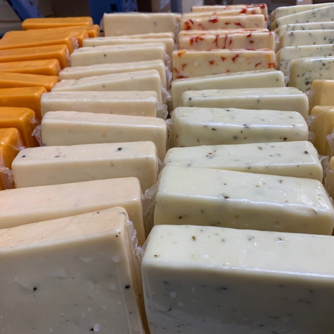 Happy National Cheese Lovers Day! 
#CheeseLoversDay #cheeselover #cheddar #supportlocalbusiness
#curbsidepickup #homedelivery #homedeliveryservice

https://www.greatamericancheese.com/