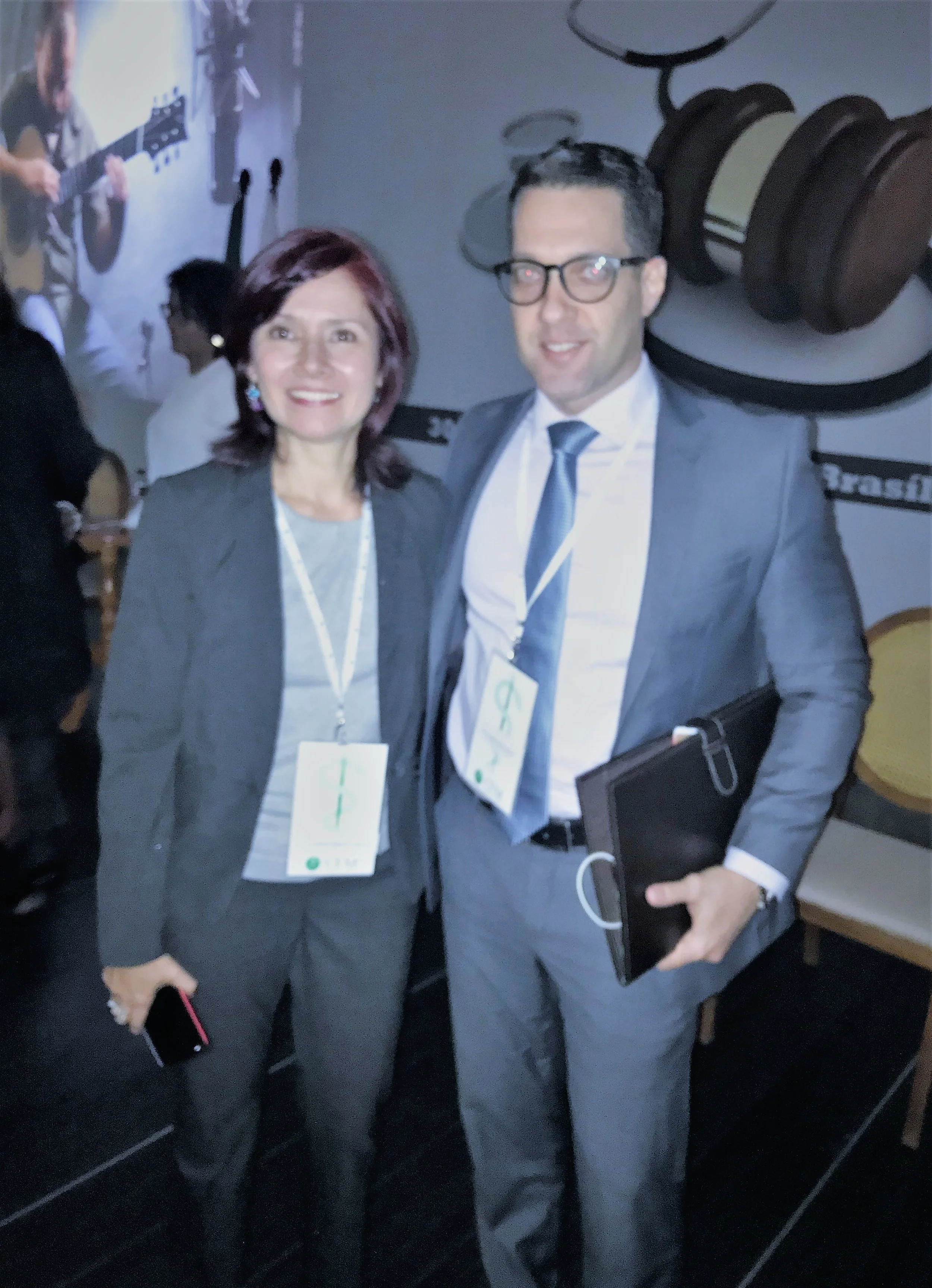 Com a Dra. Luz Adriana González Correa – Advogada e Professora Universitária(Colômbia), no VIII Congreso Brasileiro de Direito Médico do CFM.