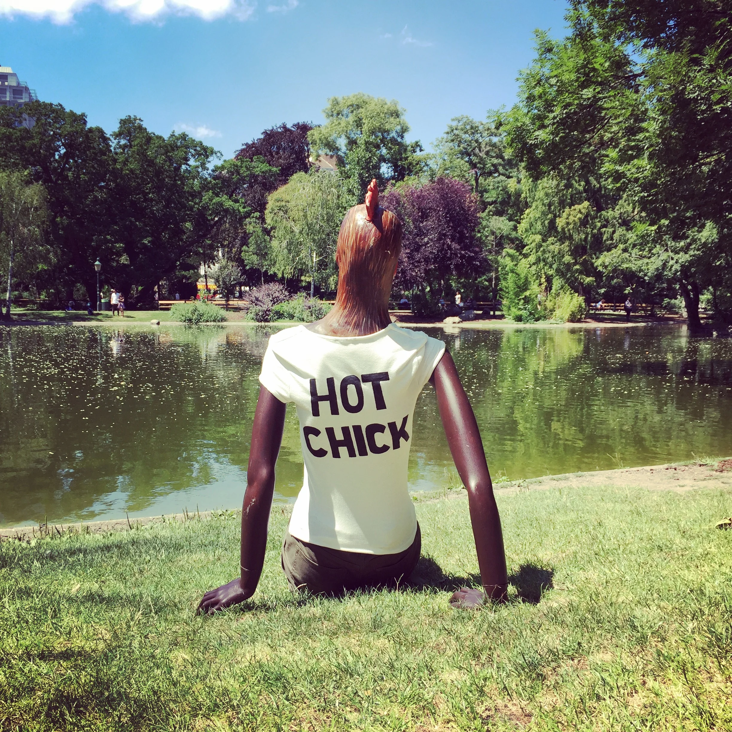 HOT CHICK