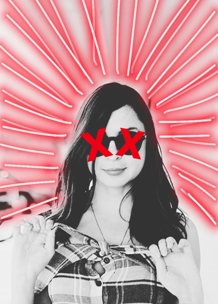 Amelia Alvarez as Mia Martinez
