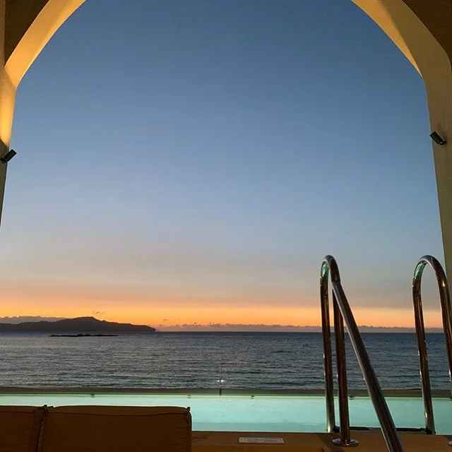 Boston ➡️ Crete #24hoursdoortodoor #roomwithaview😍 #greece🇬🇷@goldarone