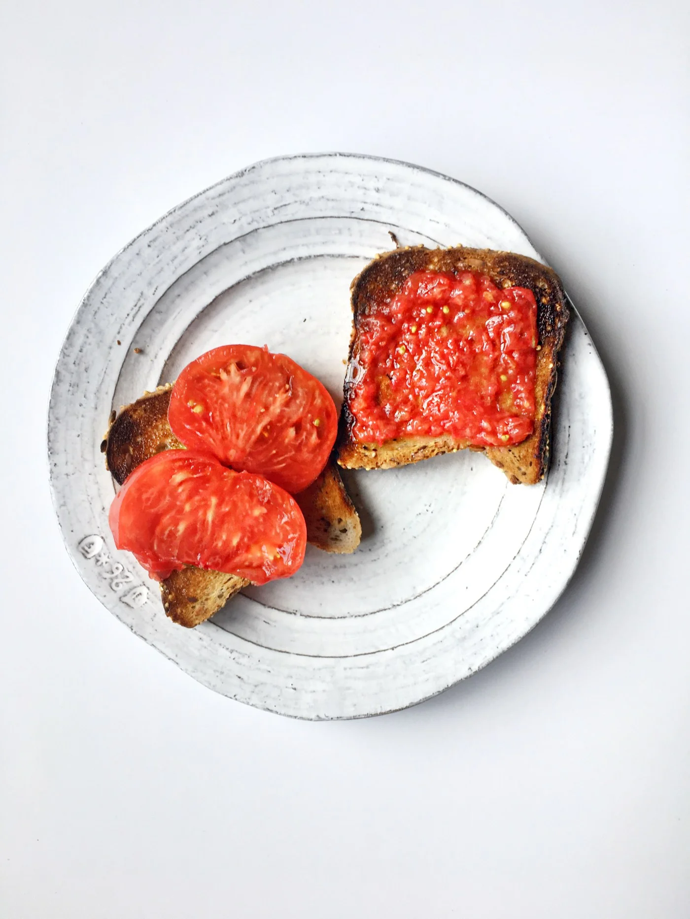 GF Vegan Breakfast: Tostada Con Tomate, a Spanish Staple