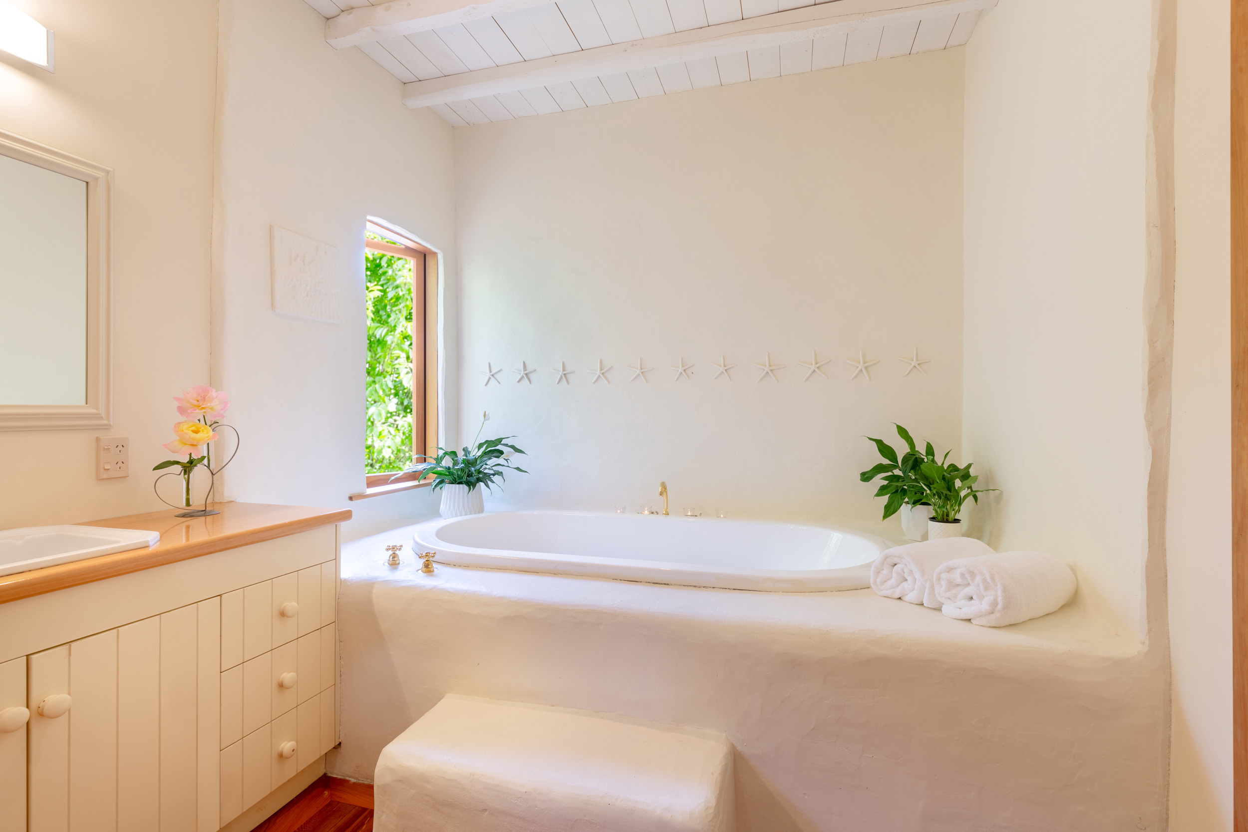Motueka-River-Lodge-The-Cottage-Bathroom.jpg