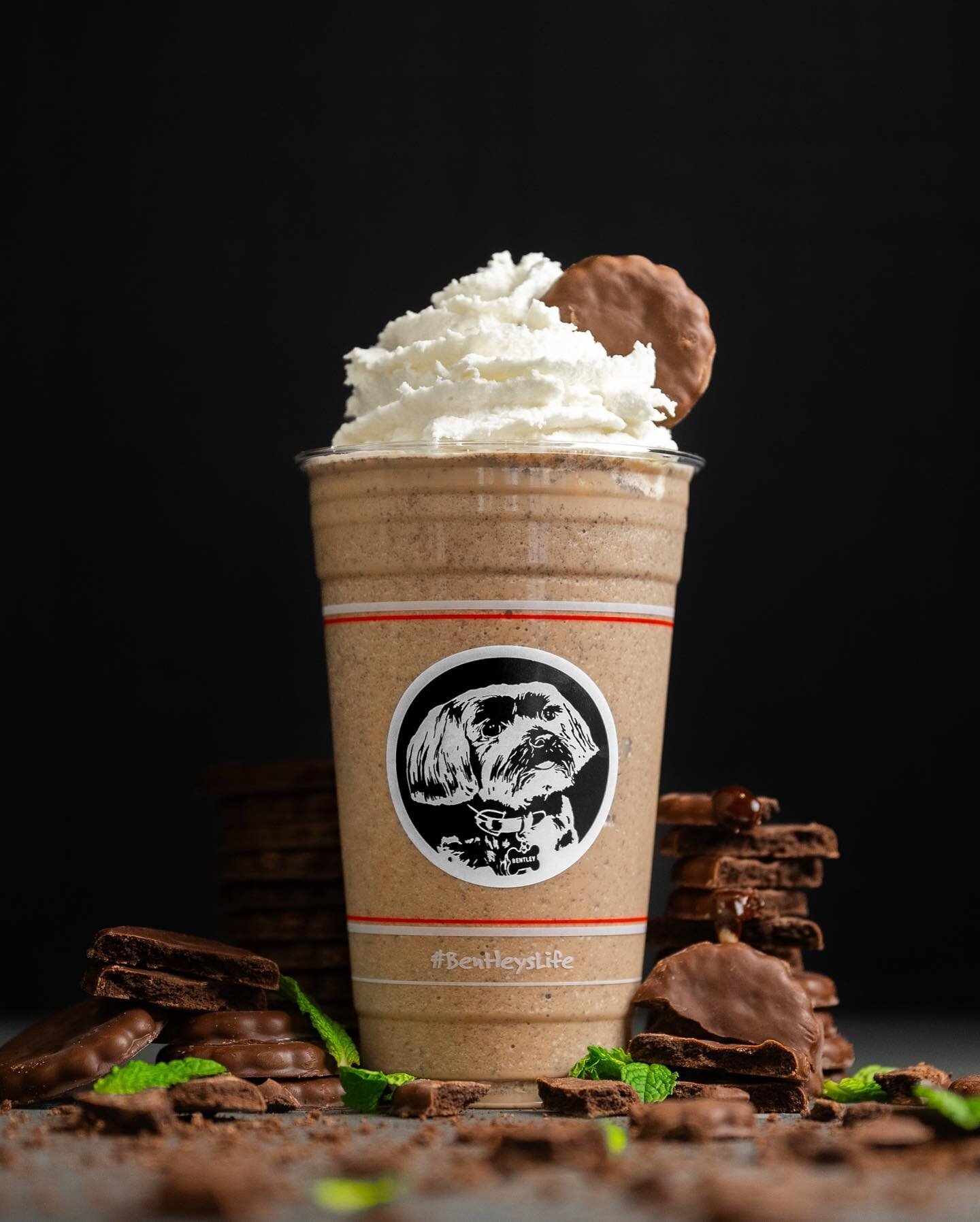 MINT COOKIE MOCHA 🍫🍃
Back for a limited time!!! ✨

Mint fudge cookies blended with our house-made peppermint syrup, our Brazilian espresso, and finally more of our house-made chocolate! 🤤

Crunchy, creamy, chocolate-y. Try it hot, blended or as a 