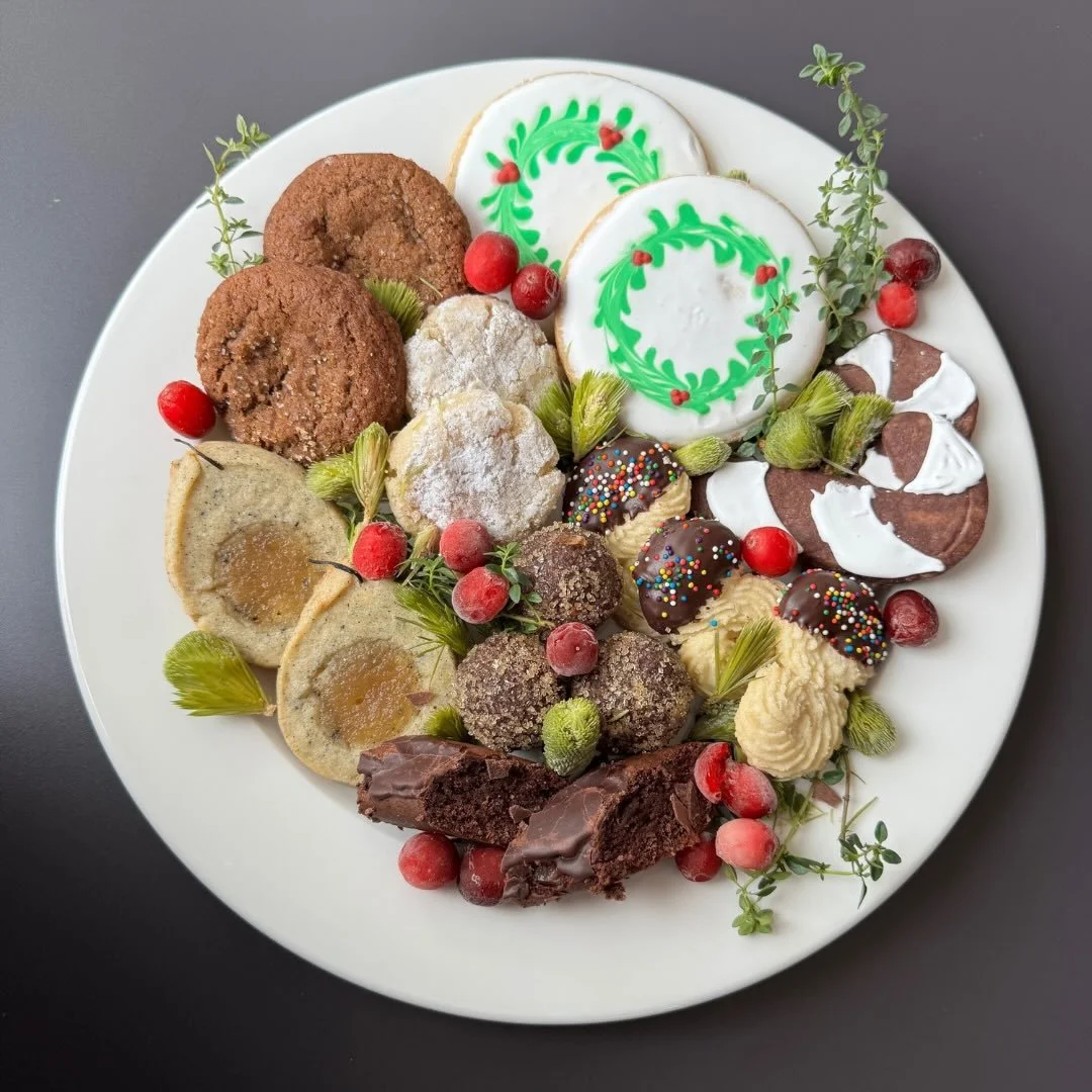 🎁🎁🎁🎁🎁

1900 HOLIDAY COOKIE BOXES
Give this gift to the sweetest person in your life, even if that person might be you!

&bull; Earl Grey and Pear Jam
&bull; Spiced Molasses 
&bull; Almond Snowball
&bull; Magenbrot - spiced chocolate cookie bar
&