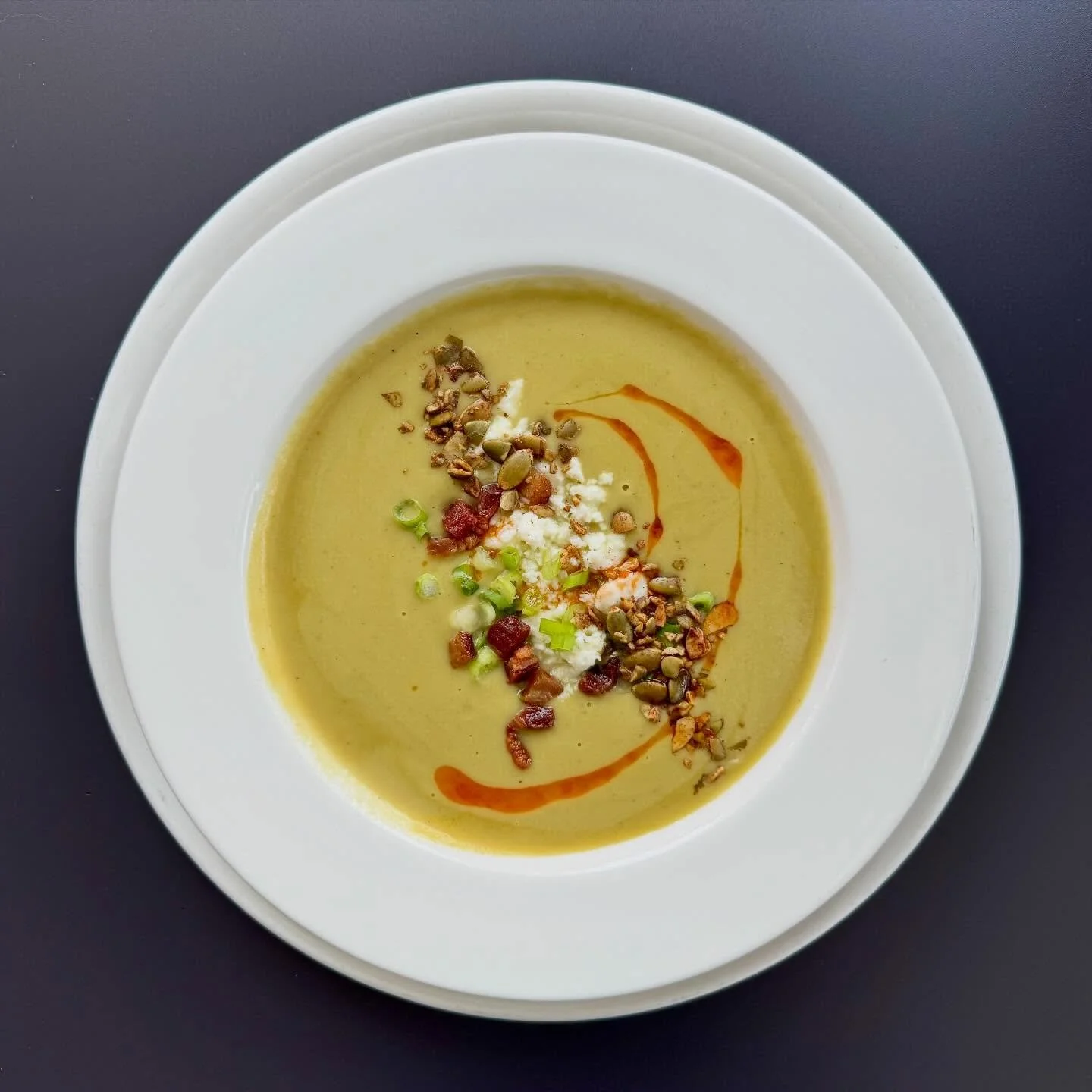Poblano, Potato, and Leek Soup &bull; bacon, pepitas, queso fresco, green onion, tomato oil

Lunch and dinner ✨

@branpanobread #tra1900