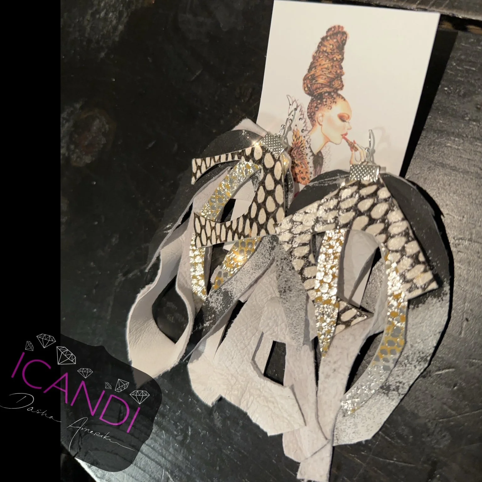 Natural colors scappy leather earrings