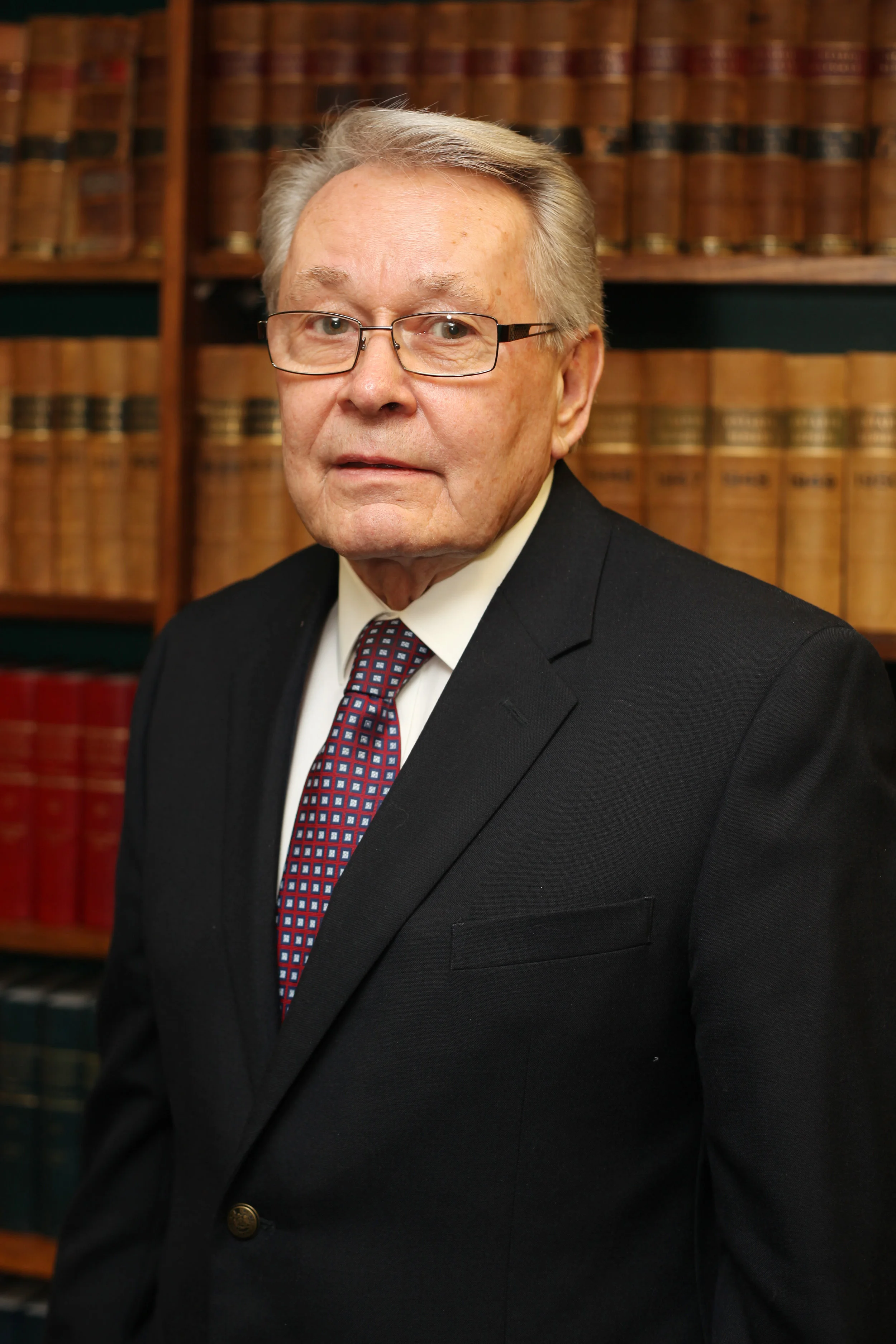 Thomas E. Maki Corporate, Real Estate, Wills & Estates Lawyer in