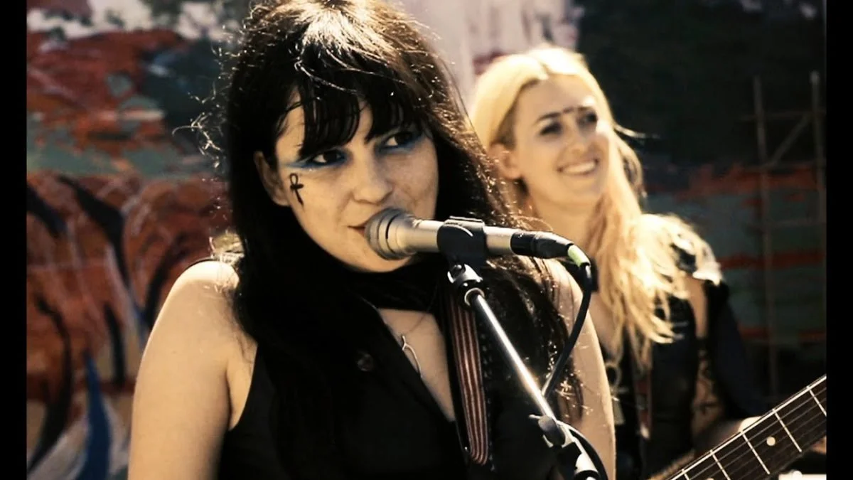 Death Valley Girls’ Bonnie Bloomgarden Talks Channeling the Earth
