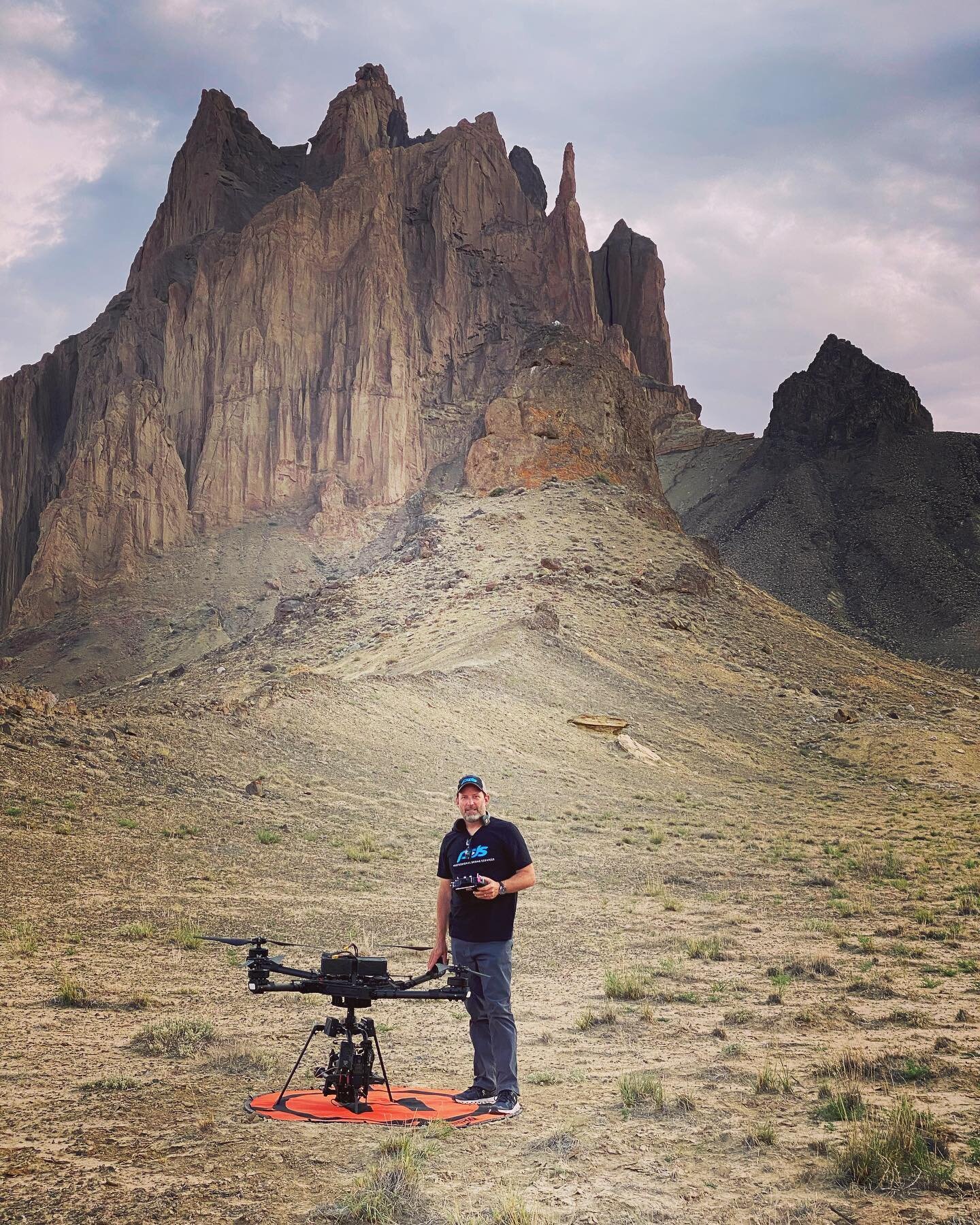 This is one of the most beautiful filming locations I have been to. Amazing!! #filminglocation #shiprock #altax #onset🎥🎬 @no_insta_jason @ignitedigiaustralia @freeflysystems