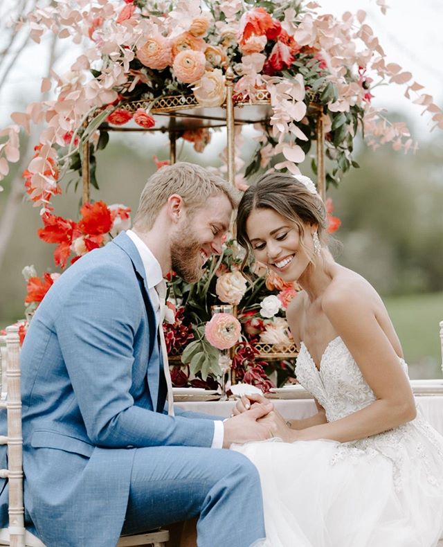 Oh little moments⁣
⁣ ⁣
HOST: @styledshootsacrossamerica⁣
PLANNING &amp; DESIGN: @heatherbengeevents⁣
VENUE: @2400ontheriver⁣
GOWNS: @enaurabridal⁣
FLORALS: @intrigue_designs, @cecedesignsllc, @thorneandthistle⁣
STATIONERY: @brownfoxcreative⁣
CAKES: @
