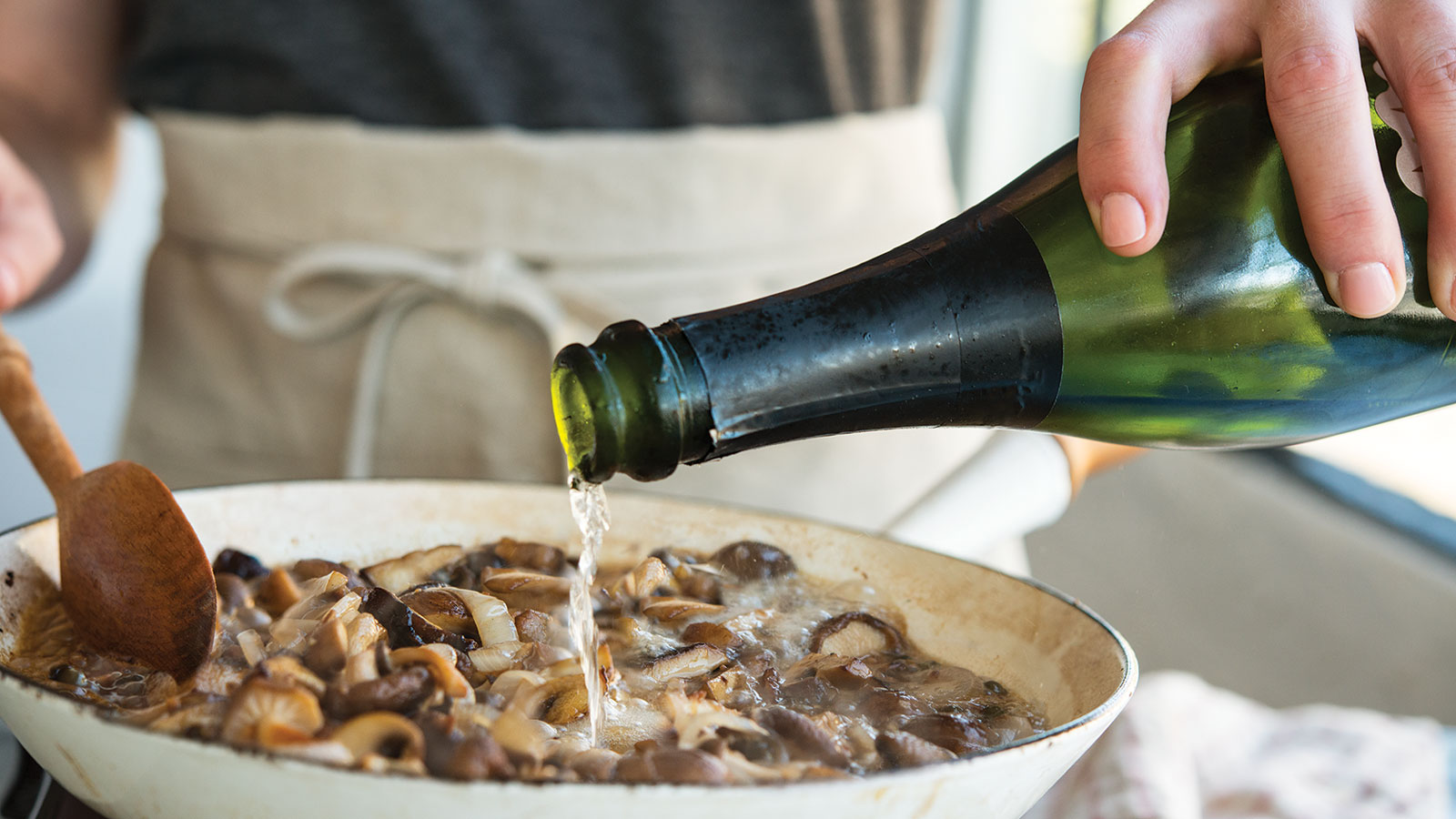 CHAMPAGNE AND MUSHROOM ROASTED CHICKEN