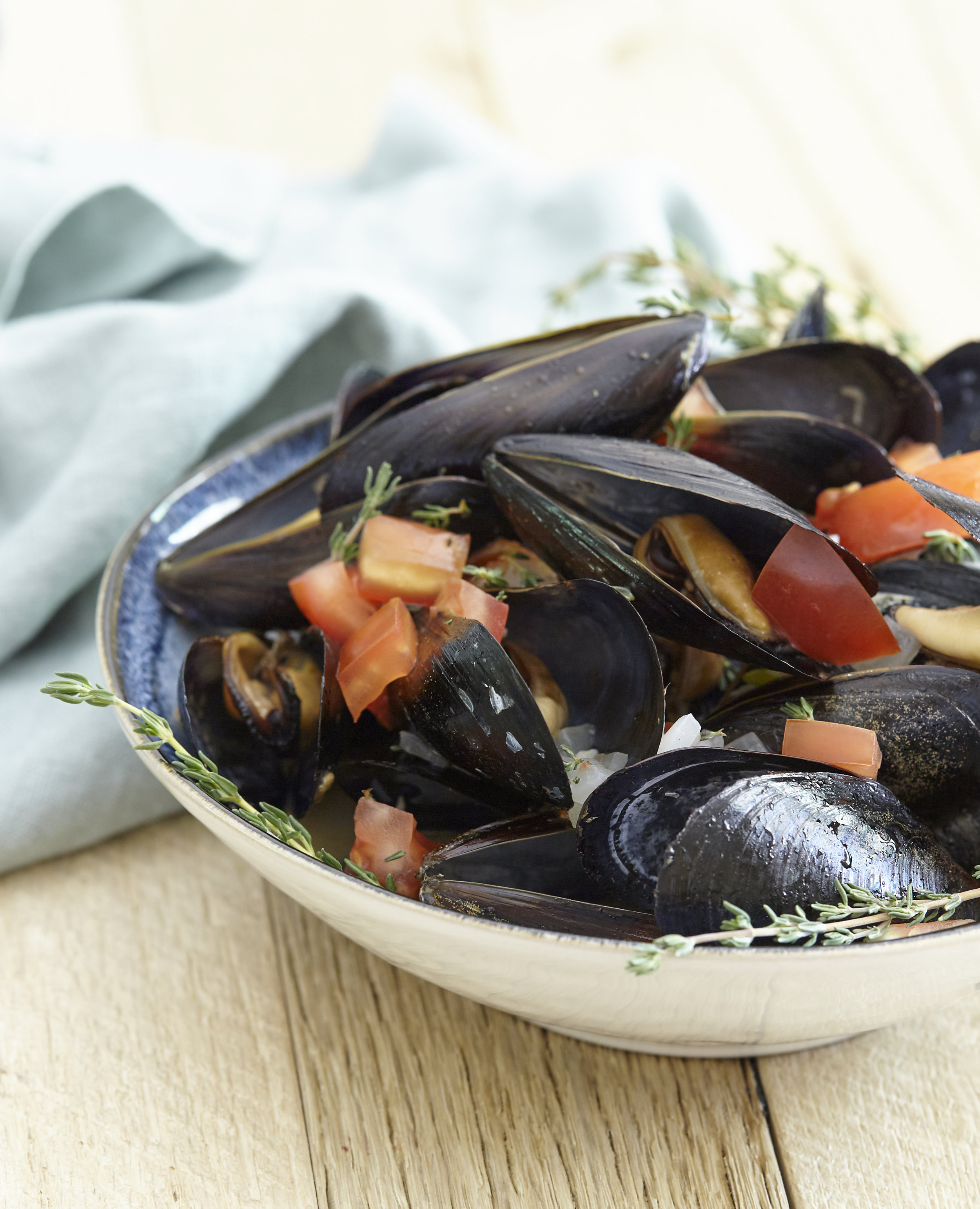 Steamed_Mussels_With_Garlic_Bacon_&_Butter.jpg