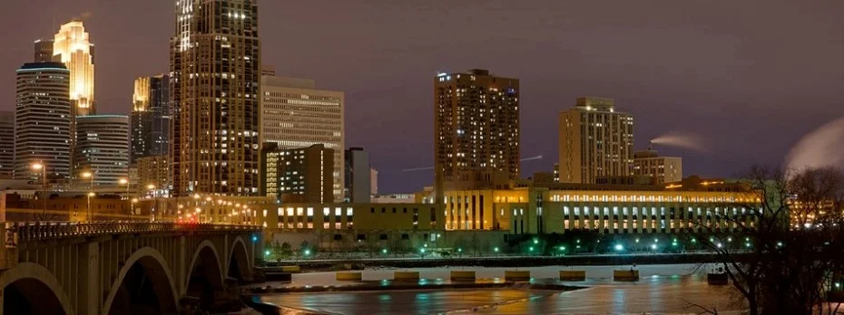 photodune-1669749-minneapolis-minnesota-at-night-s2.jpg