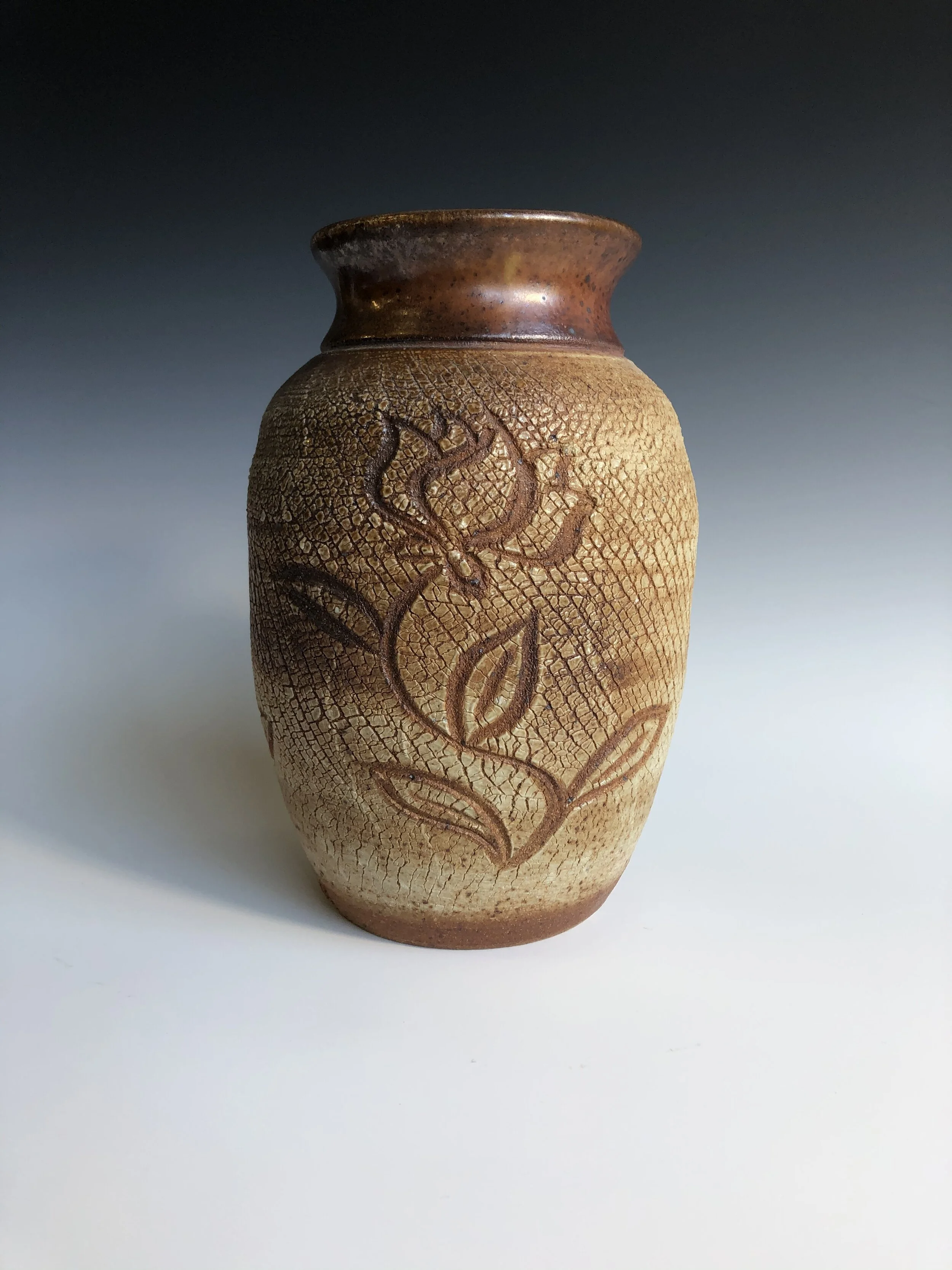 Flower vase  |  Jacy Robinson
