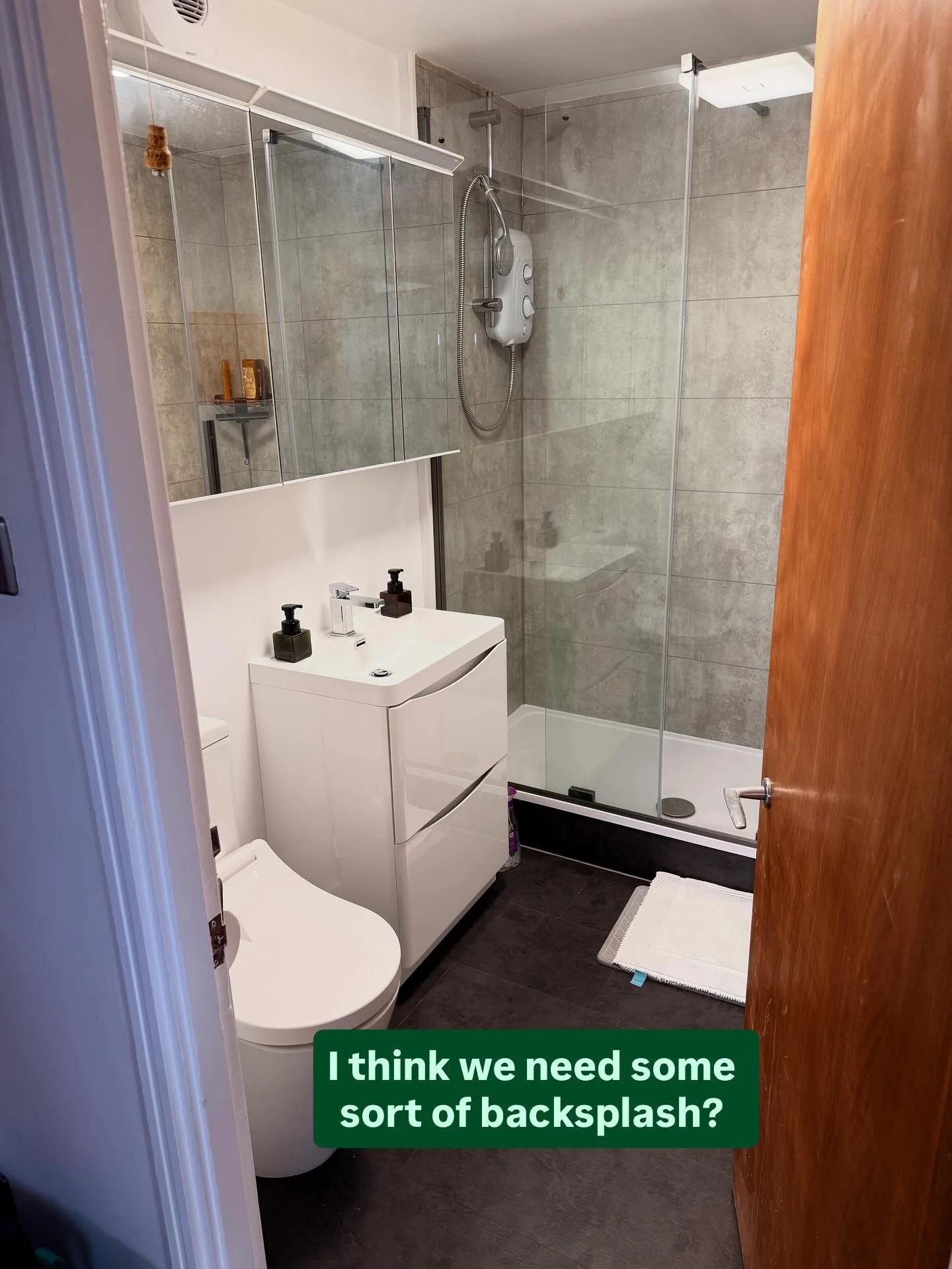 Ok so&hellip;..we just did a we update to our bathroom. It&rsquo;s lovely and polished and I have a Japanese toilet and a heated towel rail so no complaints 
🚽🔥
but now that it&rsquo;s done I feel like this area is going to be a problem because wat