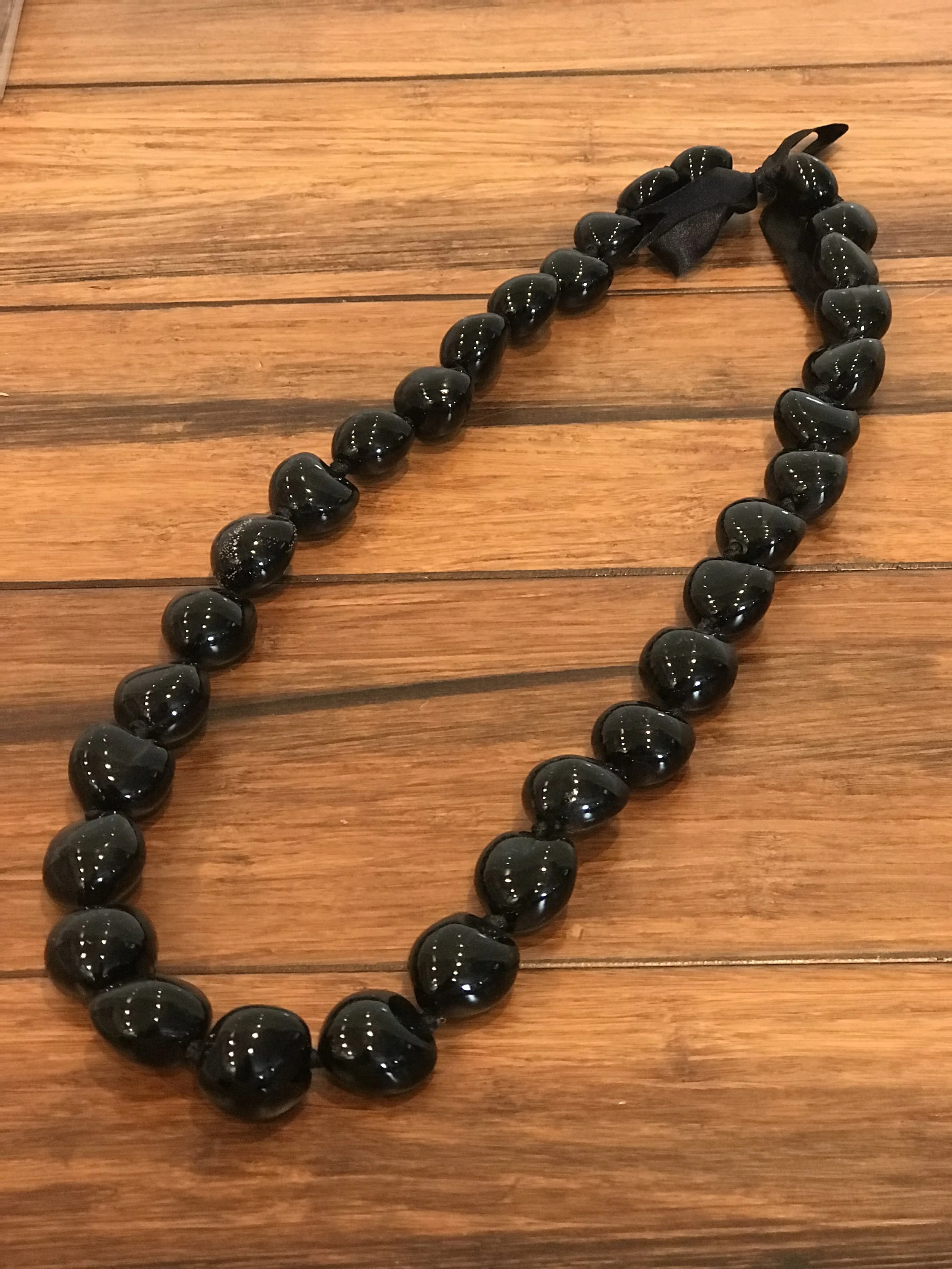 kukui lei_black.jpg
