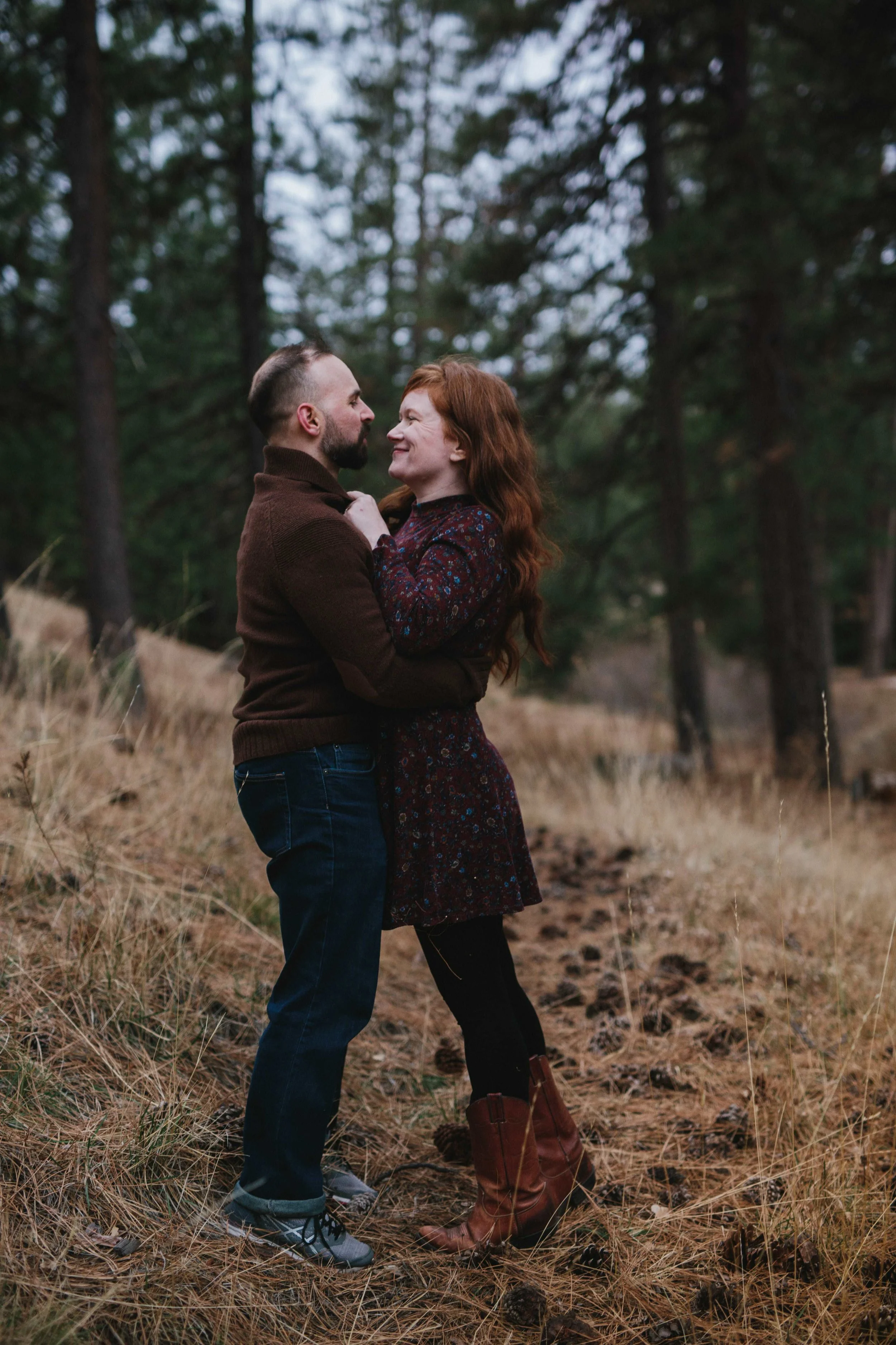 angelescrestforestengagementsession.jpeg