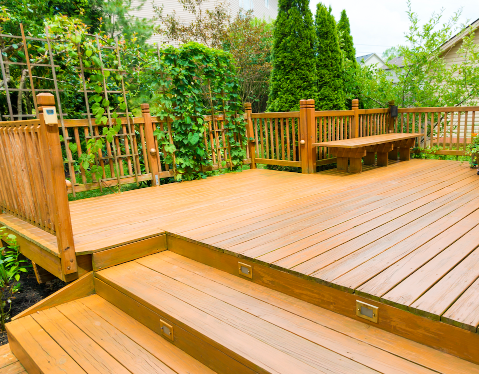 Deck Cleaning & Refinishing